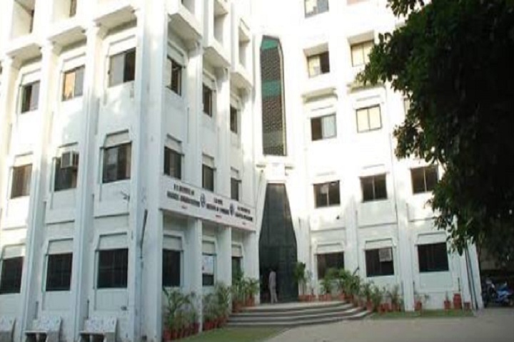 https://cache.careers360.mobi/media/colleges/social-media/media-gallery/10899/2021/3/1/Campus view of Faculty of Commerce GLS University Ahmedabad_Campus-View.jpg